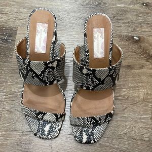band of gypsies snake print sandal - size 8.5
